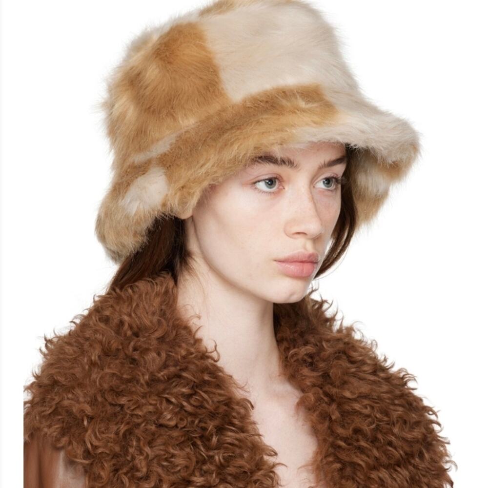 Stand Studio NWT Wera Faux Fur Checkered Bucket Hat Ecru Beige Small